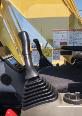 ขายรถขุด KOMATSU PC200-8 นำเข้าเองจากญี่ปุ่น สภาพสวยพร้อมใช้งาน มีVDOการทำงานครับ