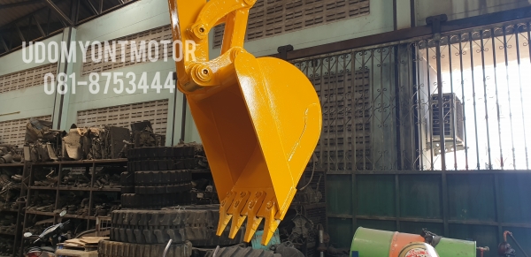 ขาย รถขุดขาย รถขุด KOMATSU รุ่น PC35MR-1-  มือสองญี่ปุ่น แทรกเหล็ก สลัก บูทเอวแน่น 100\% สวยพร้อมใช้งาน มือถือ 0818753444