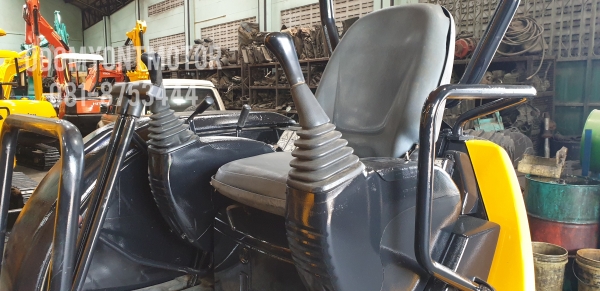 ขาย รถขุดขาย รถขุด KOMATSU รุ่น PC35MR-1-  มือสองญี่ปุ่น แทรกเหล็ก สลัก บูทเอวแน่น 100\% สวยพร้อมใช้งาน มือถือ 0818753444