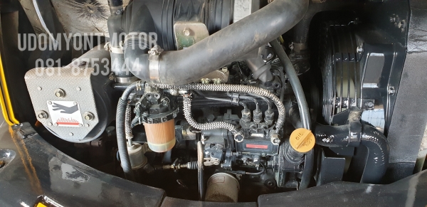 ขาย รถขุดขาย รถขุด KOMATSU รุ่น PC35MR-1-  มือสองญี่ปุ่น แทรกเหล็ก สลัก บูทเอวแน่น 100\% สวยพร้อมใช้งาน มือถือ 0818753444