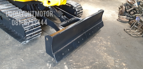 ขาย รถขุดขาย รถขุด KOMATSU รุ่น PC35MR-1-  มือสองญี่ปุ่น แทรกเหล็ก สลัก บูทเอวแน่น 100\% สวยพร้อมใช้งาน มือถือ 0818753444