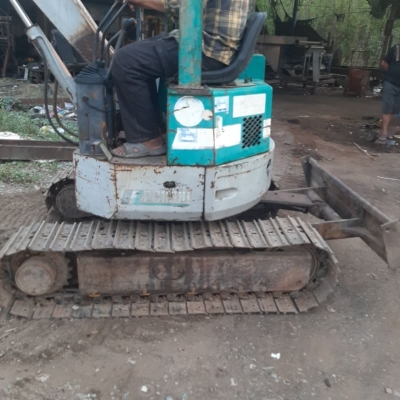 KOMATSU 15UU