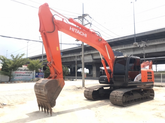 HITACHI ZX200-5G รถปี 2013 พร้อมทำงาน มีไฟแนนซ์บริการ สนใจติดต่อ ผึ้ง 095-053605