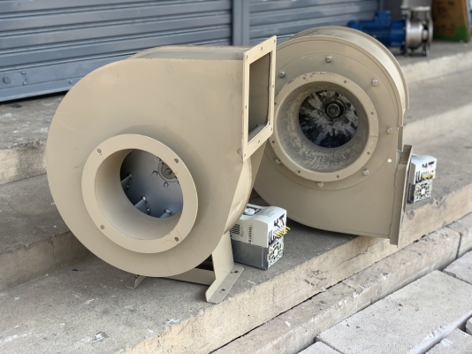 ขายโบลเวอร์ดูดฝุ่น-ดูดอากาศ Showa Denki 2HP. กับ 1.3HP. 220V made in Japan มาพร้อมชุดอินเวอร์เตอร์แปลงไฟบ้าน และปรับรอบ Mitsubishi 2HP. 220V สภาพสวย หมุนนิ่ม พร้อมใช้งาน