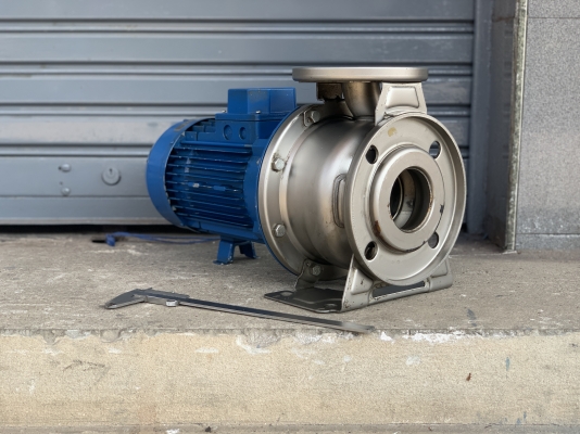 ขายปั๊มน้ำหอยโข่งหัวสแตนเลส Ebara 2HP. 380V made in Italy ขนาดเข้า 2.5นิ้ว ออก 1.5นิ้ว สภาพสวยใหม่มาก หมุนนิ่ม พร้อมใช้งาน ราคา 6,500 บาท