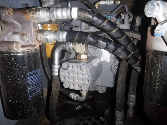 ขายรถแบคโฮ Hitachi ZX120-3 แทรคใหญ่ อาร์มพิเศษ โทร 081-8581834 แบงค์ เจ้าของขายเอง