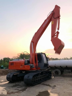 ขาย!! >>> Hitachi Zx200 รุ่น 1 รถพร้อมใช้งาน เอกสารเล่มทะเบียน <<< เบอร์ติดต่อ 098-7155789 086-4631102