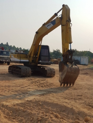 รถแบคโฮ KOBELCO SK200 M3 มีคลิปการทำงาน รถแบคโฮ KOBELCO SK200 M3 มีคลิปการทำงาน