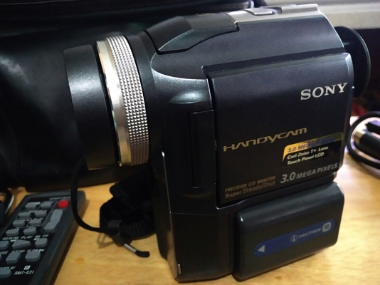 SONY HANDYCAN รุ่น DCR-PC330E Mdae in Japan