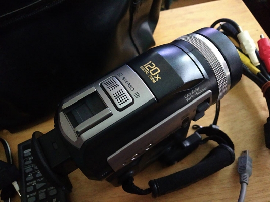 SONY HANDYCAN รุ่น DCR-PC330E Mdae in Japan