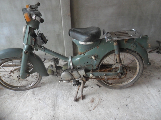 ขายด่วน 7500  c50 ไฟหรี่ สภาพเดิมๆๆ  ส่งได้ทั่วไทย สนใจติดต่อ0883028553 ป็อบรถเก่า