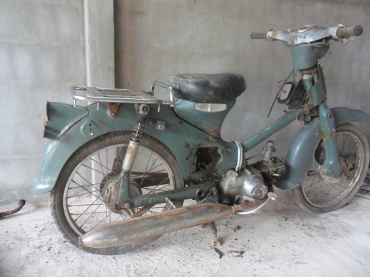 ขายด่วน 7500  c50 ไฟหรี่ สภาพเดิมๆๆ  ส่งได้ทั่วไทย สนใจติดต่อ0883028553 ป็อบรถเก่า