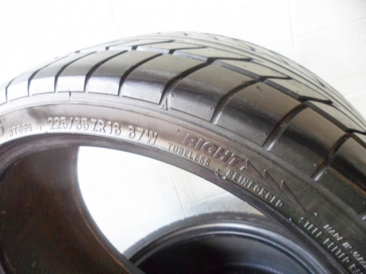 225/35/18"(2เส้น =3,500บ.)NITTO(ผลิตjapan)NT555 ดอกเยอะสวย 225/35/18"(2เส้น =3,500บ.)NITTO(ผลิตjapan)NT555 ดอกเยอะสวย