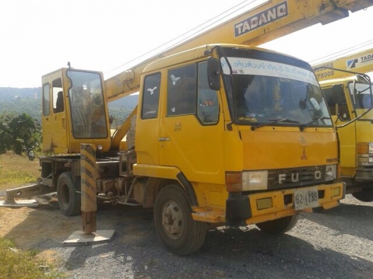 ขายรถ 6 ล้อ ติดเครน  7 ตัน MITSUBISHI  FUSO เอกสารเล่มทะเบียน