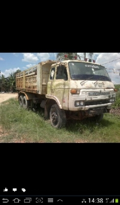 สิบล้อดั้มพ์นิสสันยูดีแถมหัวเก๋งให้อีก 1 หัว