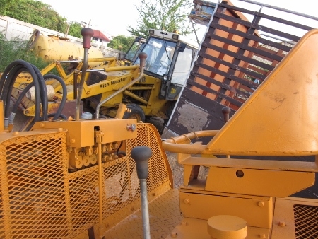 ขาย-รถขุด แบบหน้าดันหลังขุด YANMAR: 600C สตาร์ท  2 ระบบ แรงดี พร้อมใช้ ขับเคลื่อนด้วยระบบไฮโดรลิค