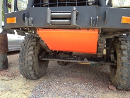 Misubishi  4WD ตอนเดียว สีขาว ปี 35 เครื่อง SR20  ชุดแต่งจัดเต็มทั้งคัน