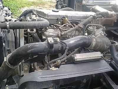 รถอิซูซุ 6 ล้อดั้ม 175 แรงม้า ปี 49  วิ่ง 7x,xxx กม.  สนใจติดต่อ 081 - 6079515