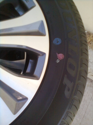 ขายแม็กพร้อมยางป้ายบแดง HONDA FREED ใส่ CITY,JAZZได้ 4 รู ขอบ15 ยางDUNLOP 185/65R15 ยางปี13  1ชุด พร้อมน๊อต 16 ตัว  ตุ่มสียังอยู่ครบ