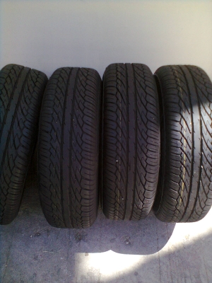 ขายแม็กพร้อมยางป้ายบแดง HONDA FREED ใส่ CITY,JAZZได้ 4 รู ขอบ15 ยางDUNLOP 185/65R15 ยางปี13  1ชุด พร้อมน๊อต 16 ตัว  ตุ่มสียังอยู่ครบ