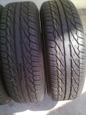 ขายแม็กพร้อมยางป้ายบแดง HONDA FREED ใส่ CITY,JAZZได้ 4 รู ขอบ15 ยางDUNLOP 185/65R15 ยางปี13  1ชุด พร้อมน๊อต 16 ตัว  ตุ่มสียังอยู่ครบ