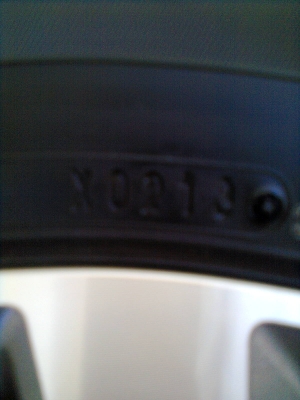 ขายแม็กพร้อมยางป้ายบแดง HONDA FREED ใส่ CITY,JAZZได้ 4 รู ขอบ15 ยางDUNLOP 185/65R15 ยางปี13  1ชุด พร้อมน๊อต 16 ตัว  ตุ่มสียังอยู่ครบ