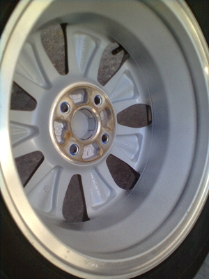 ขายแม็กพร้อมยางป้ายบแดง HONDA FREED ใส่ CITY,JAZZได้ 4 รู ขอบ15 ยางDUNLOP 185/65R15 ยางปี13  1ชุด พร้อมน๊อต 16 ตัว  ตุ่มสียังอยู่ครบ