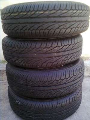 ขายแม็กพร้อมยางป้ายบแดง HONDA FREED ใส่ CITY,JAZZได้ 4 รู ขอบ15 ยางDUNLOP 185/65R15 ยางปี13  1ชุด พร้อมน๊อต 16 ตัว  ตุ่มสียังอยู่ครบ