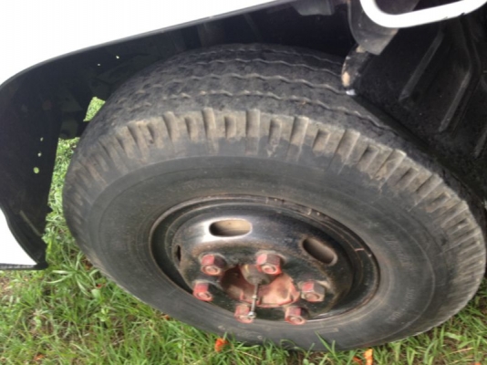 อิซูซุ 6 ล้อดั้ม 150 แรงม้า ปี 50  รถวิ่ง 22,xxx กม.  สนใจติดต่อ 081 - 6079515