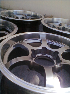 ขายแม็ก 6 รู ขอบ 17  หน้า8 หลัง9 สวยๆ 4 วง