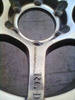 ขายแม็ก 6 รู ขอบ 17  หน้า8 หลัง9 สวยๆ 4 วง