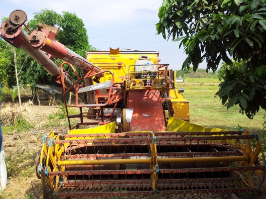 ขาย เจ้าของเขาบอกว่ารุ่น รถเกี่ยวศักดิ์พัฒนา รุ่น km ปี 47 ราคา 480000 บาท ดูรถก่อนครับต่อรองมาขายได้ขายให้ครับผม