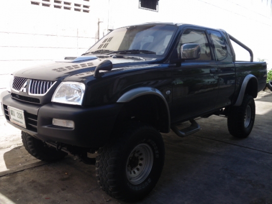 mitsubishi starda 2.8 power m/t 4wd ออฟโรด ล้อโต33ขอบ15สภาพสวยสมบูรณ์สุดๆสีรถทำมาใหม่ดำเงางาม mitsubishi starda 2.8 power m/t 4wd ออฟโรด ล้อโต33ขอบ15สภาพสวยสมบูรณ์สุดๆสีรถทำมาใหม่ดำเงางาม