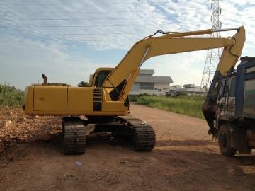 ขายแบคโฮ KOMATSU PC200-6 สภาพดี พร้อมใช้งาน