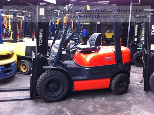 ขายรถ โฟล์คลิฟท์ TOYOTA รุ่น 6-FD25