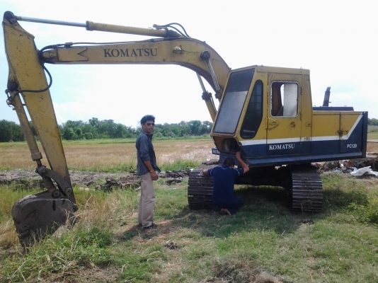 ขายแม็คโครKOMATSU  PC  100.2 รถสวยมากพร้อมใช้งานราคาถูกของจริงมาอีกแล้าคับ