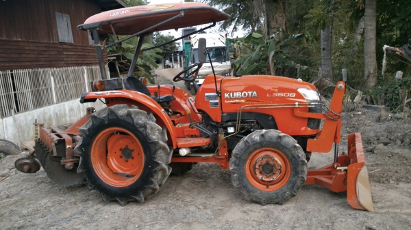 ขาย คูโบต้า 3608 สภาพดี สวยสีเดิมๆ เครื่องแน่น เกียนิ่ม ครับ