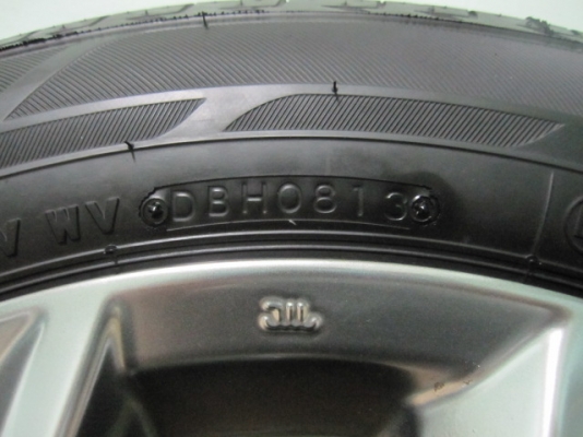 ขายยางป้ายแดง Nissan Pulsar ยาง Brigestone ขนาด 195/60R16 ปี 13