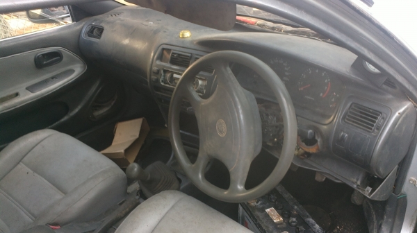 ขายรถ TOYOTA COROLLA เกีรย์ธรรมดาสภาพต้องบูรณะ