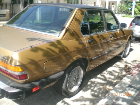 ขายรถเก๋งBMW รุ่นE28 2000cc