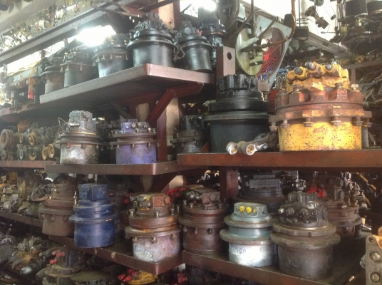 ตัวเดิน komatsu CAT SK