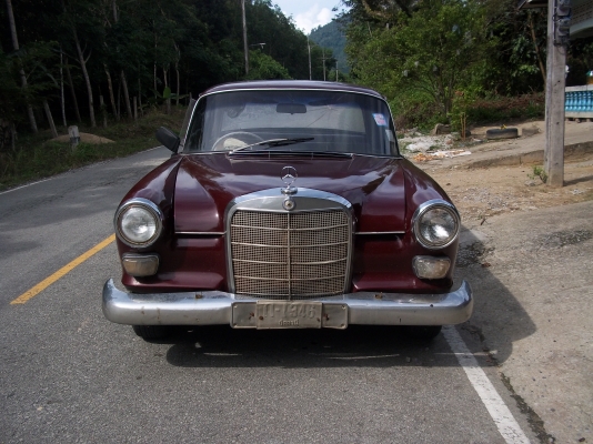 ขายรถยนต์เบนซ์ W110 190D 1960 เครืองนิสสันSD23 ดีเซล