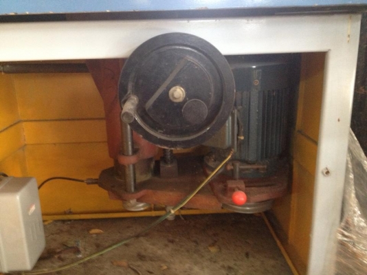 ขายเครื่องงานไม้เพลาตั้ง สภาพใหม่มาก ซื้อมา 65000