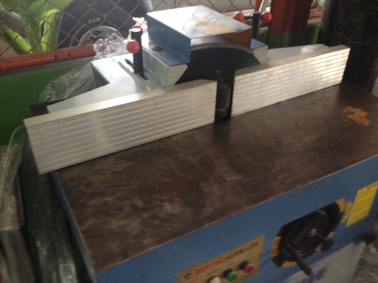 ขายเครื่องงานไม้เพลาตั้ง สภาพใหม่มาก ซื้อมา 65000