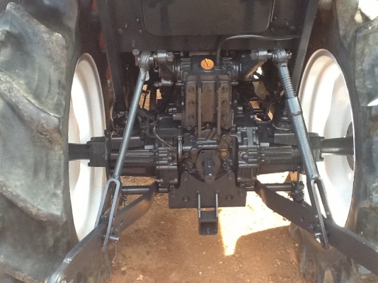 ยันร์ม่า EF 352 T 4 WD 2 เพลา ทำงาน 1177 ชั่วโมง พร้อมใช้งานครับ..