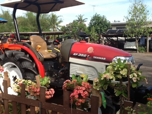 ยันร์ม่า EF 352 T 4 WD 2 เพลา ทำงาน 1177 ชั่วโมง พร้อมใช้งานครับ..