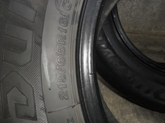 ยาง BRIDGESTONE 215/65R16 ปี09 สวยๆ 5 เส้น