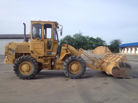 รถตักล้อยาง Caterpillar 920