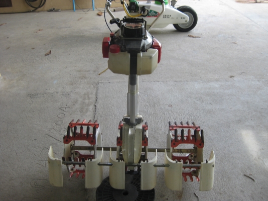 เครื่องพรวนหญ้าในร่องข้าว