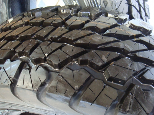 ขายยาง DUNLOP AT1 ใหม่ๆ 30R15 3วง